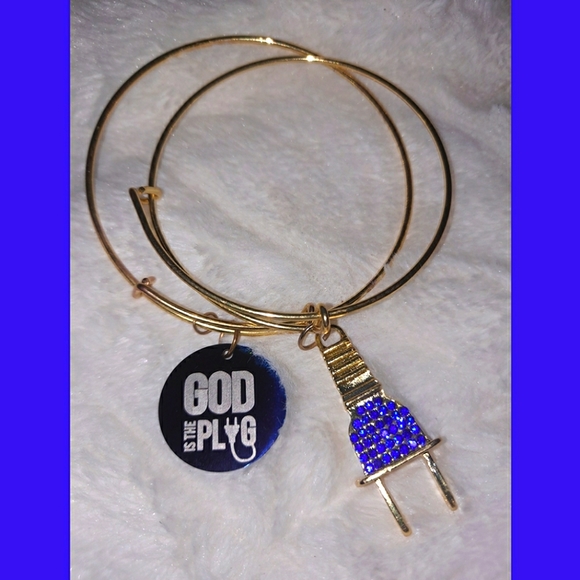 Jewelry - God is plug bangle set